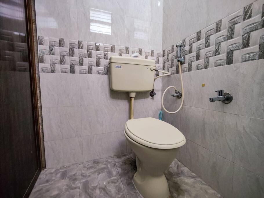 Comfy 2-Bedroom House In Sanjaynagar, Bengaluru Dış mekan fotoğraf